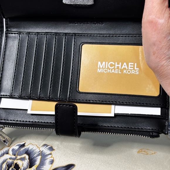 Michael Kors Jet Set Travel Slim Wallet - Black and Silver - Picture 6 of 12